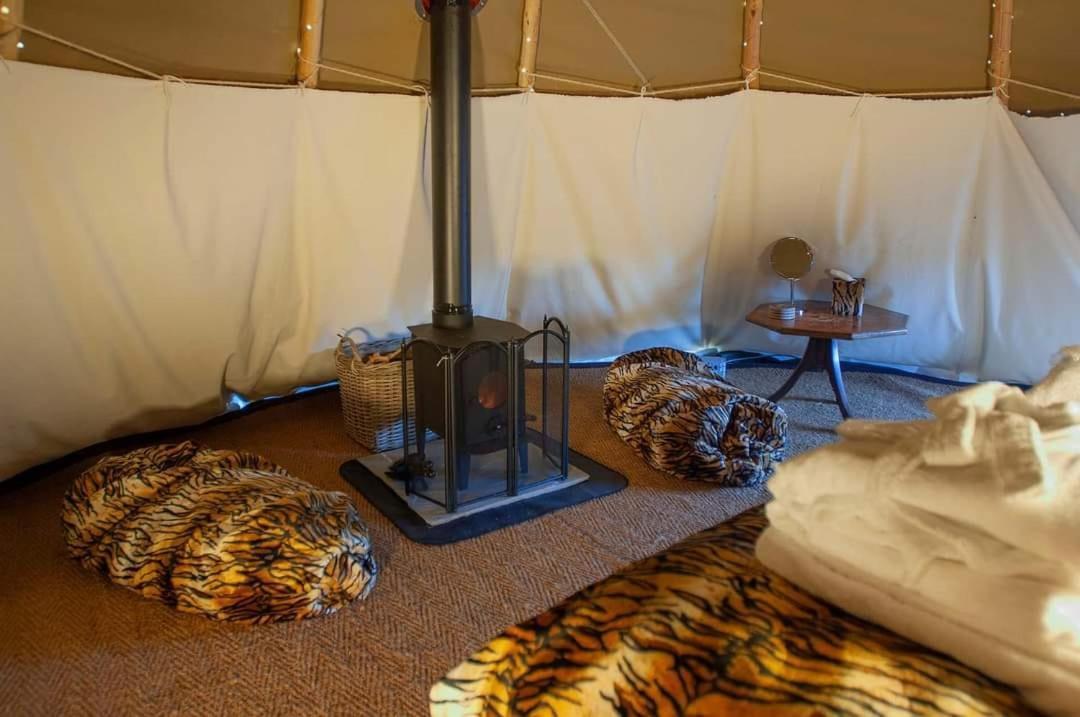 Burtree House & Retreats Tipi With Secluded Hot Tub Hotel Thirkleby Exterior foto