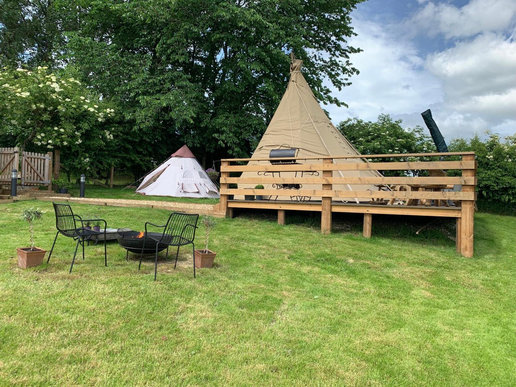 Burtree House & Retreats Tipi With Secluded Hot Tub Hotel Thirkleby Exterior foto