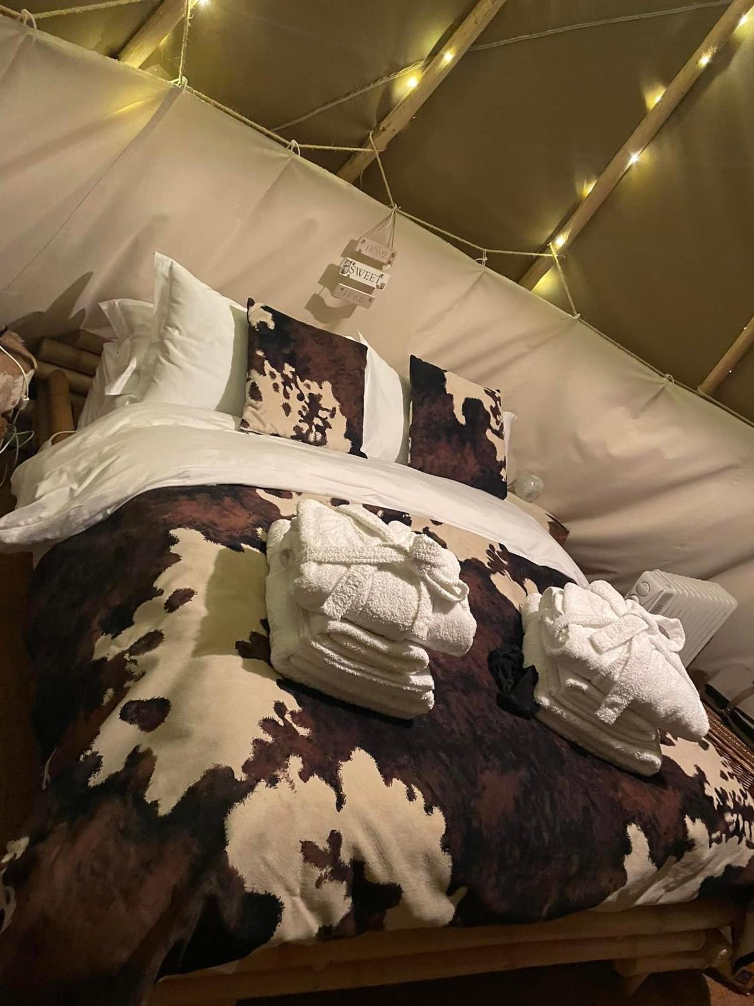 Burtree House & Retreats Tipi With Secluded Hot Tub Hotel Thirkleby Exterior foto