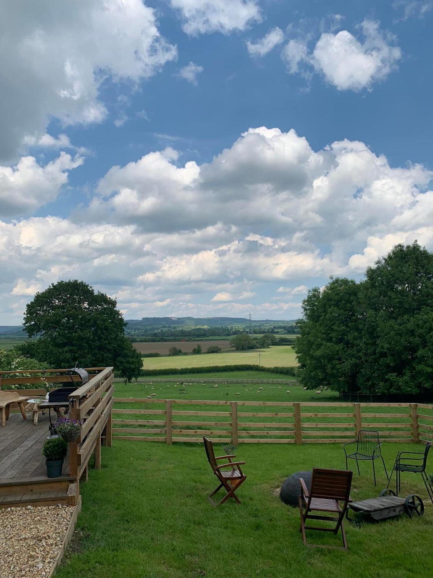 Burtree House & Retreats Tipi With Secluded Hot Tub Hotel Thirkleby Exterior foto