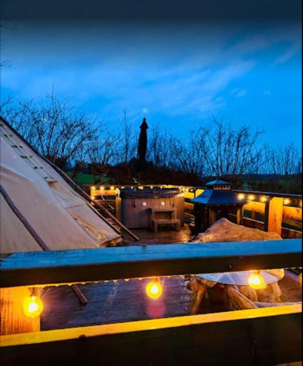Burtree House & Retreats Tipi With Secluded Hot Tub Hotel Thirkleby Exterior foto