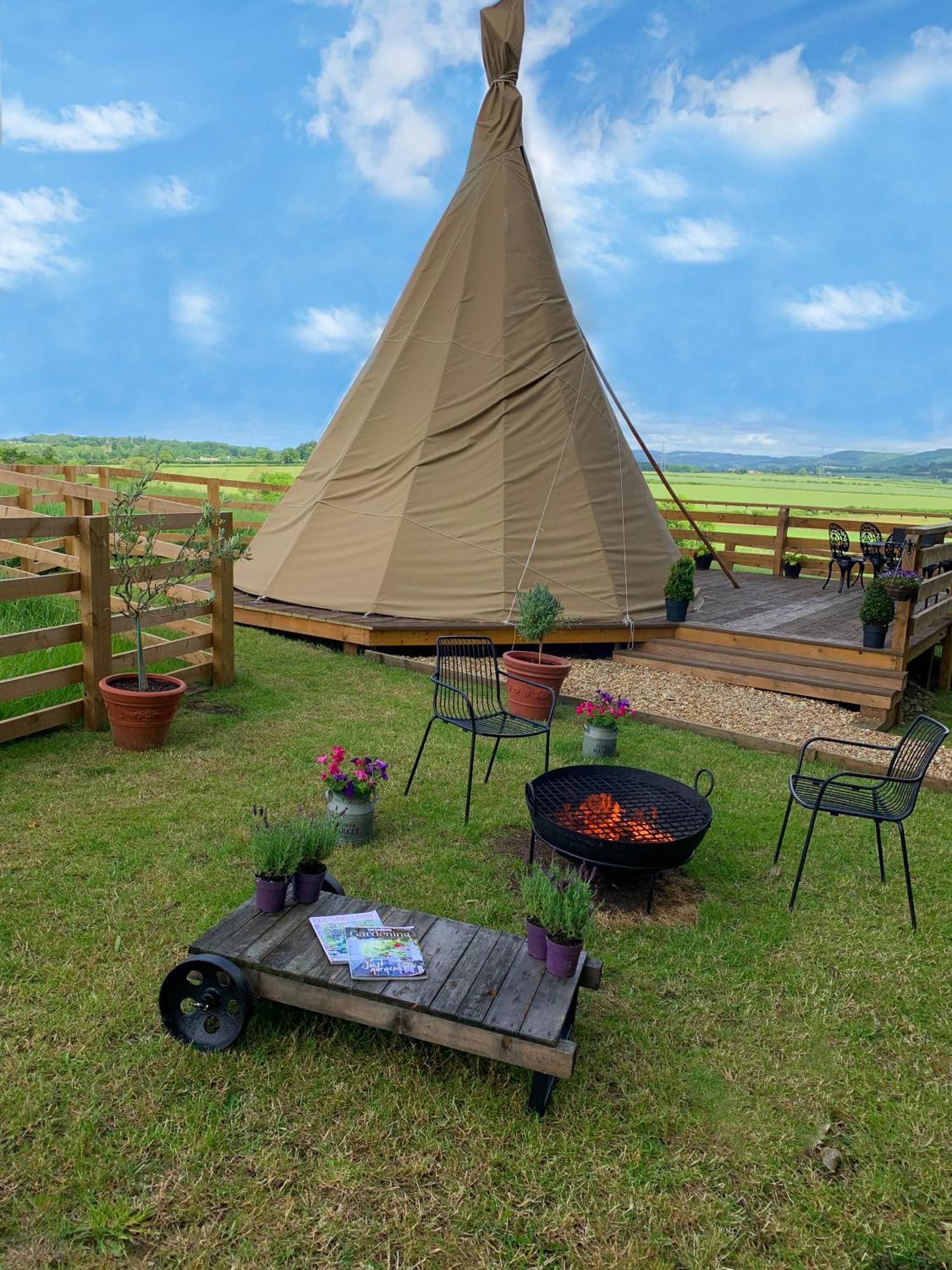 Burtree House & Retreats Tipi With Secluded Hot Tub Hotel Thirkleby Exterior foto