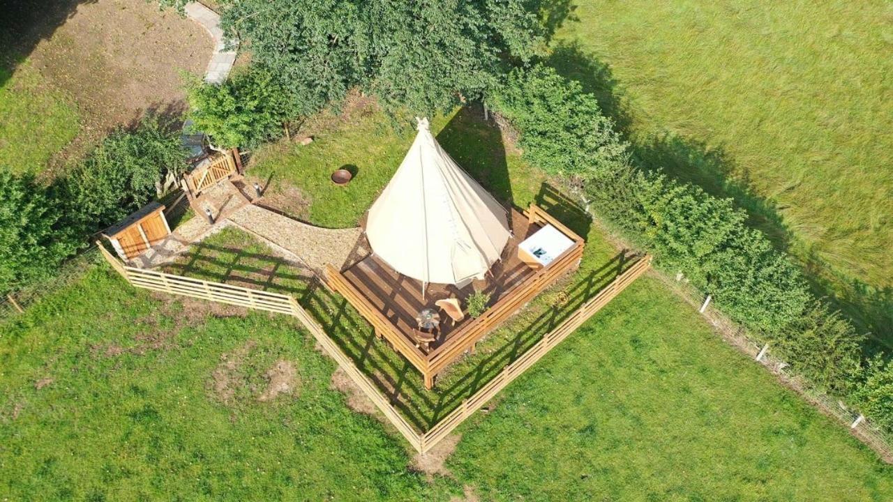 Burtree House & Retreats Tipi With Secluded Hot Tub Hotel Thirkleby Exterior foto