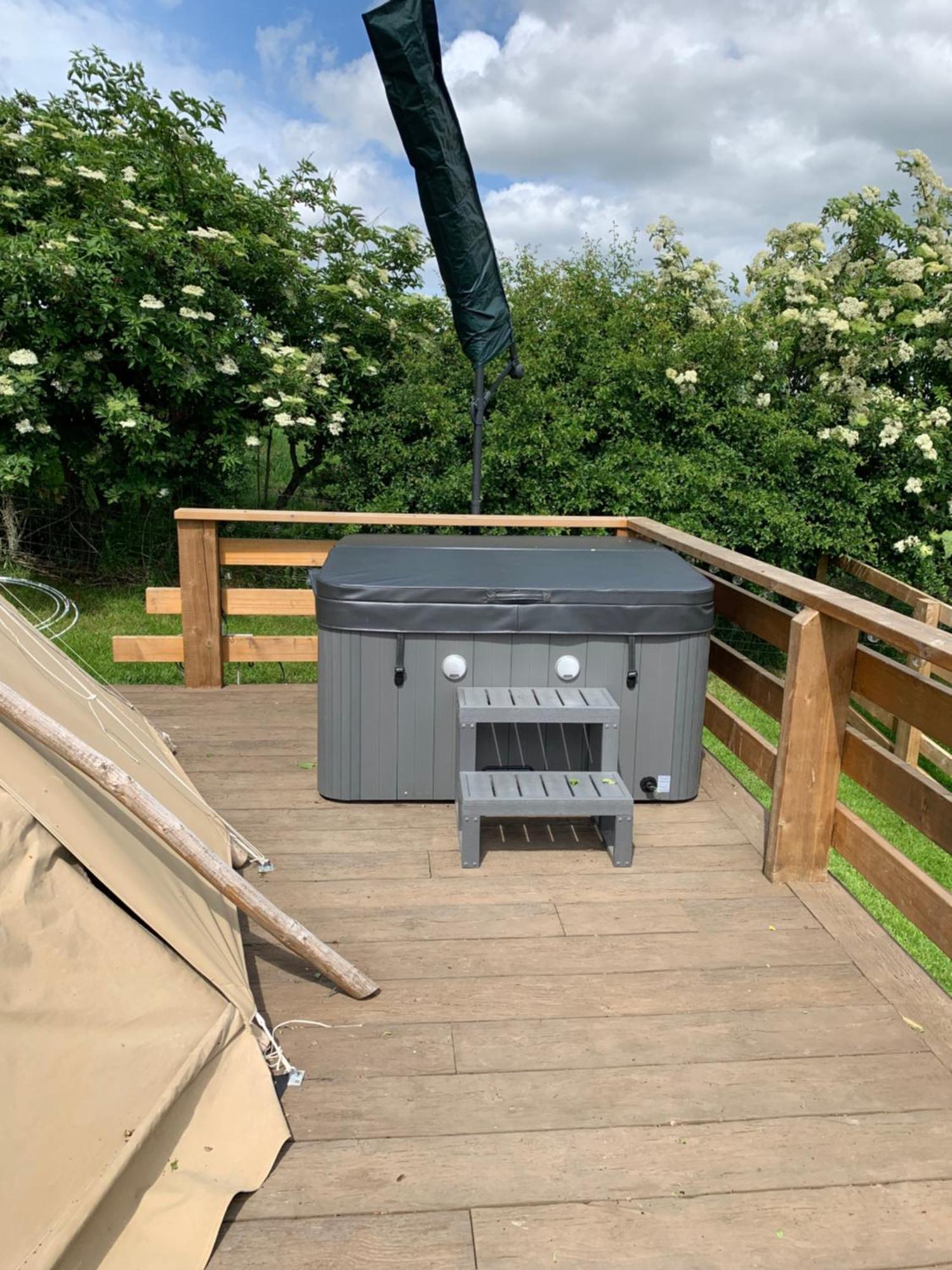 Burtree House & Retreats Tipi With Secluded Hot Tub Hotel Thirkleby Exterior foto